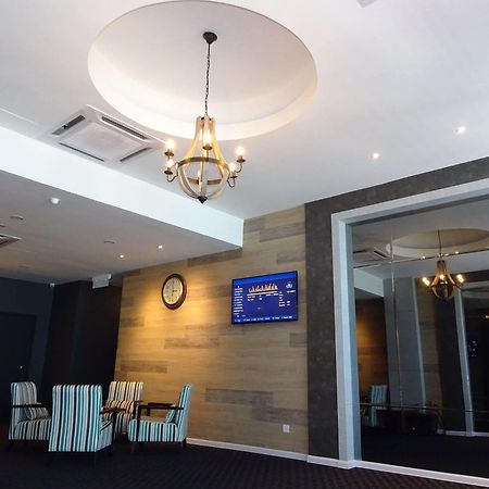 Bayfront Hotel Порт-Диксон Экстерьер фото