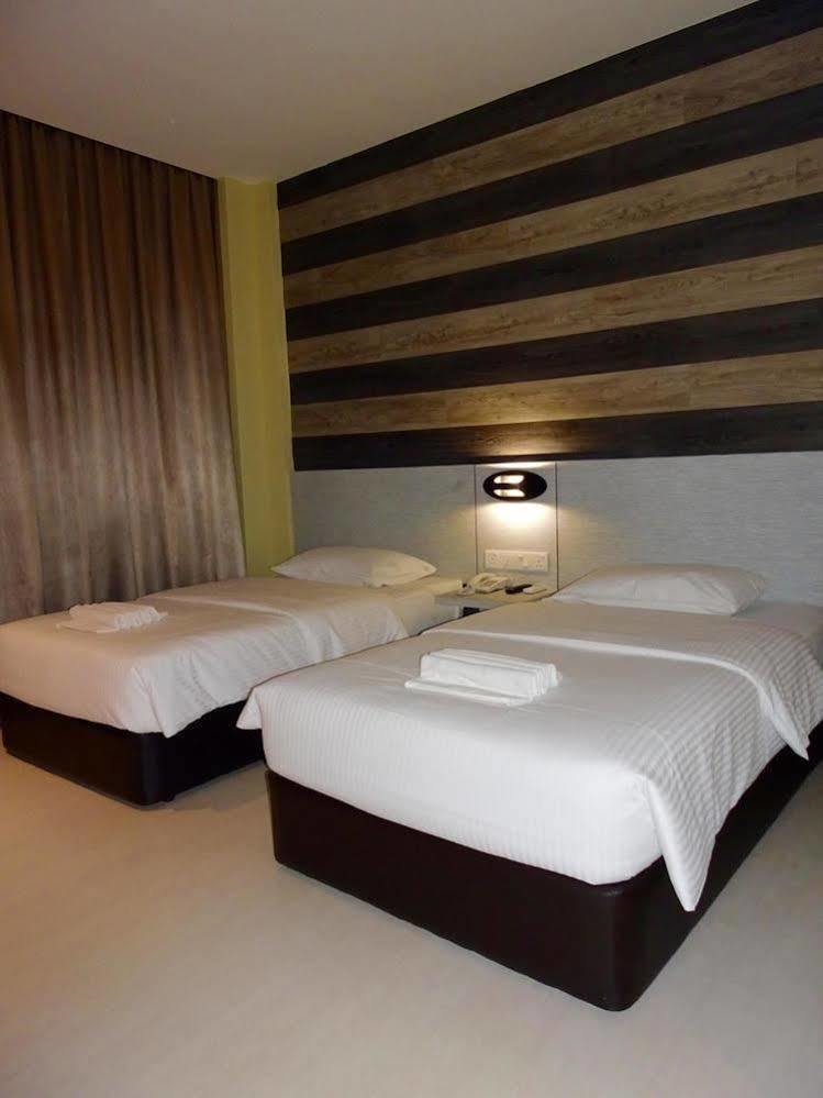 Bayfront Hotel Порт-Диксон Экстерьер фото