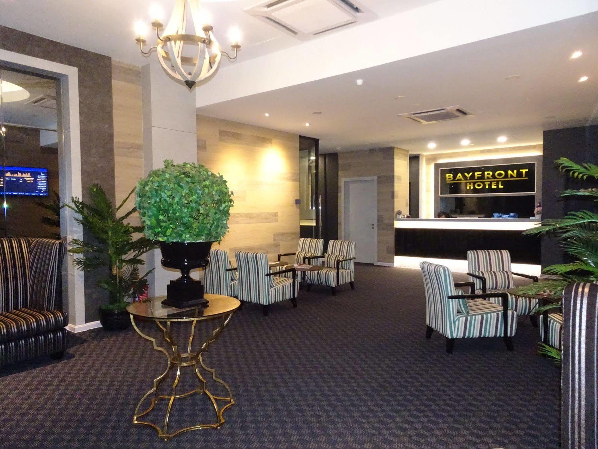 Bayfront Hotel Порт-Диксон Экстерьер фото