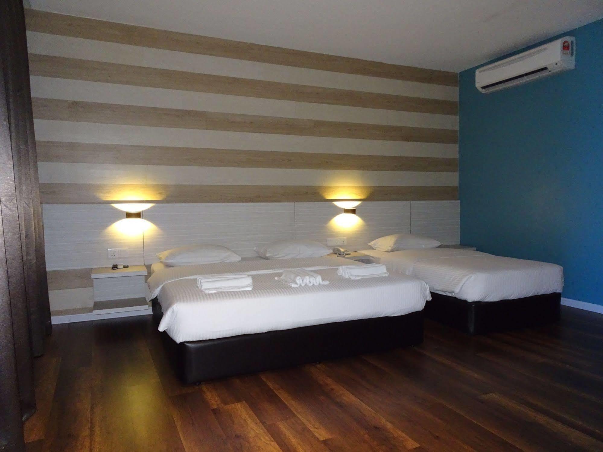 Bayfront Hotel Порт-Диксон Экстерьер фото