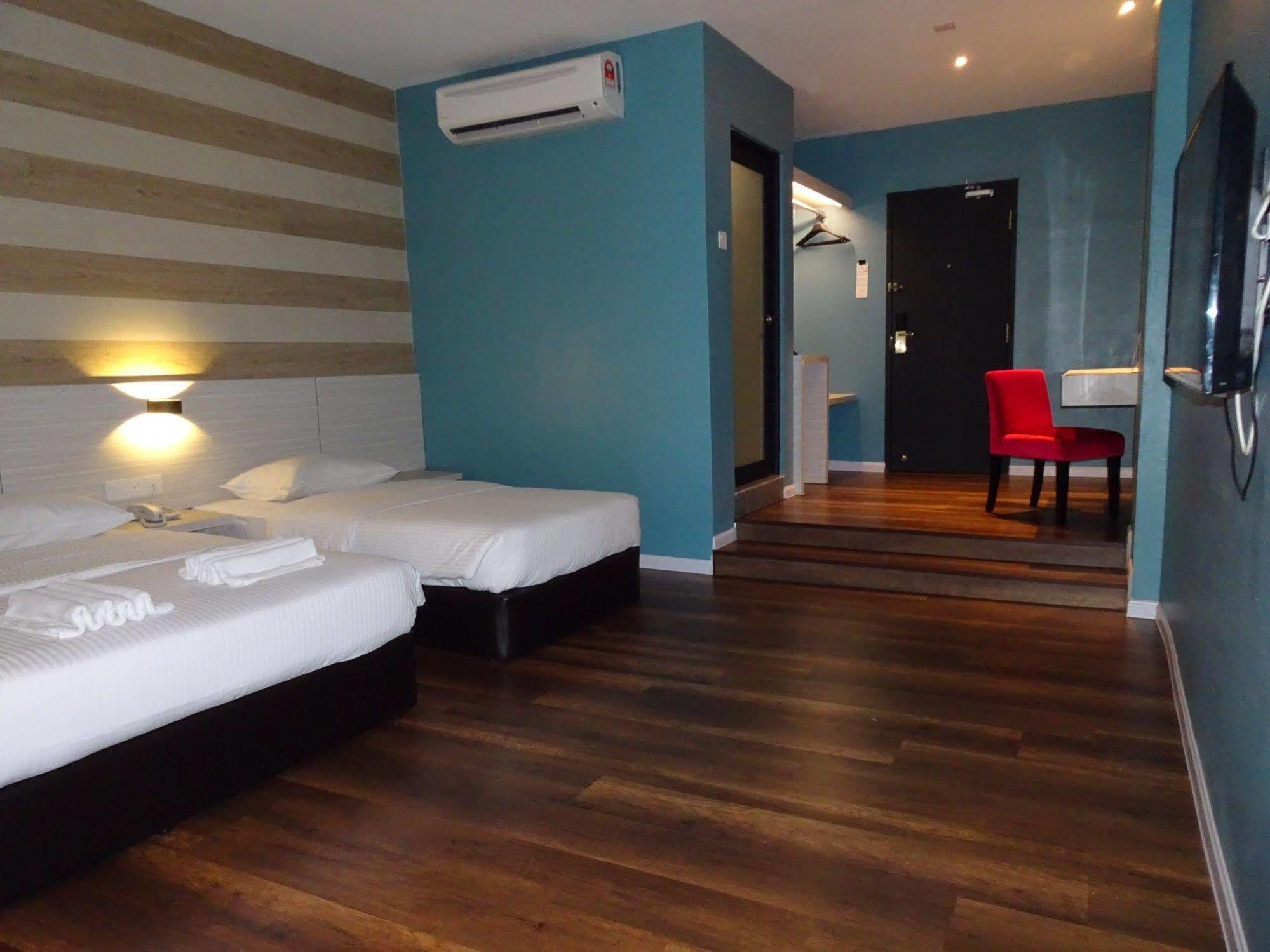 Bayfront Hotel Порт-Диксон Экстерьер фото