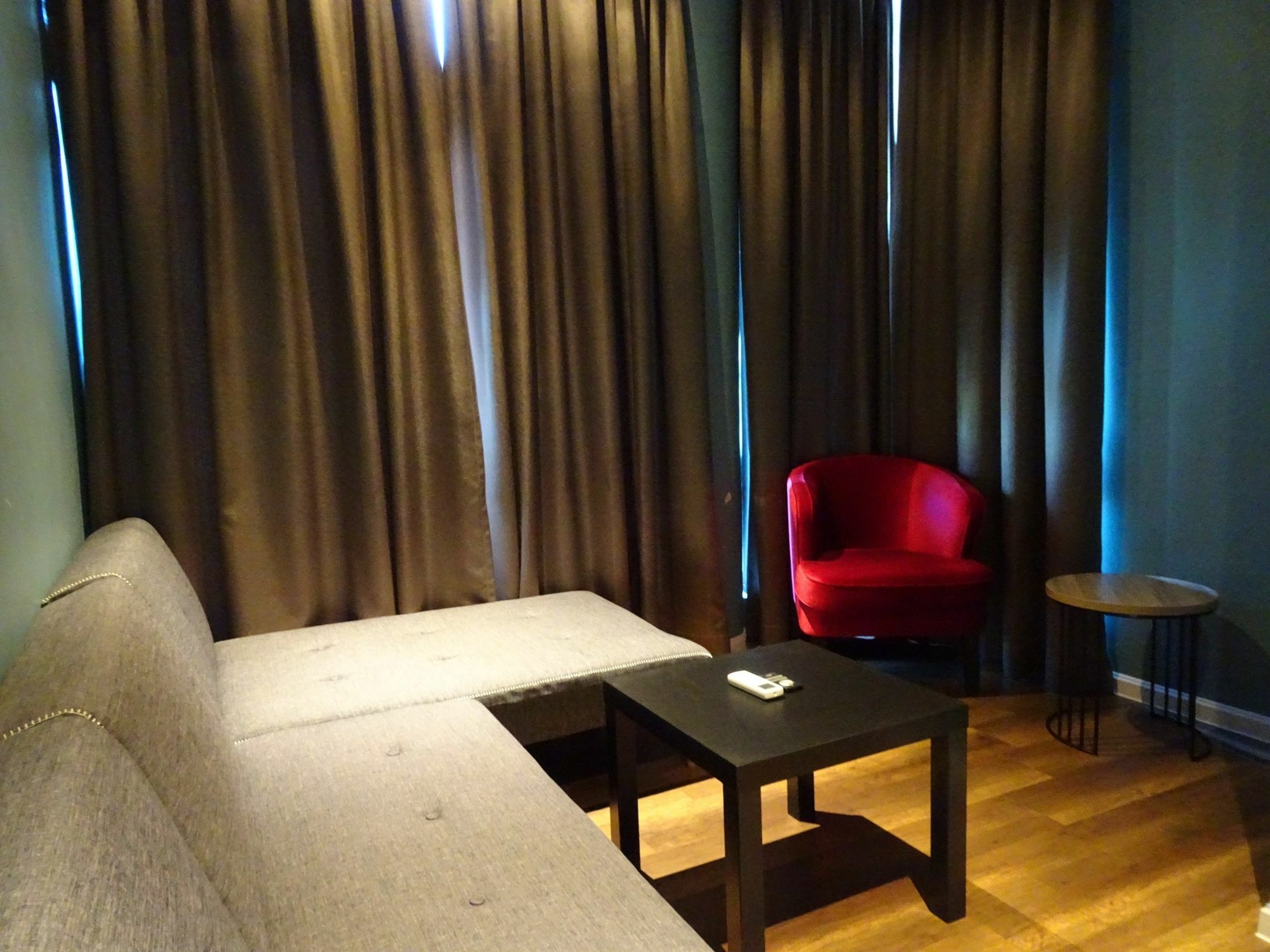 Bayfront Hotel Порт-Диксон Экстерьер фото