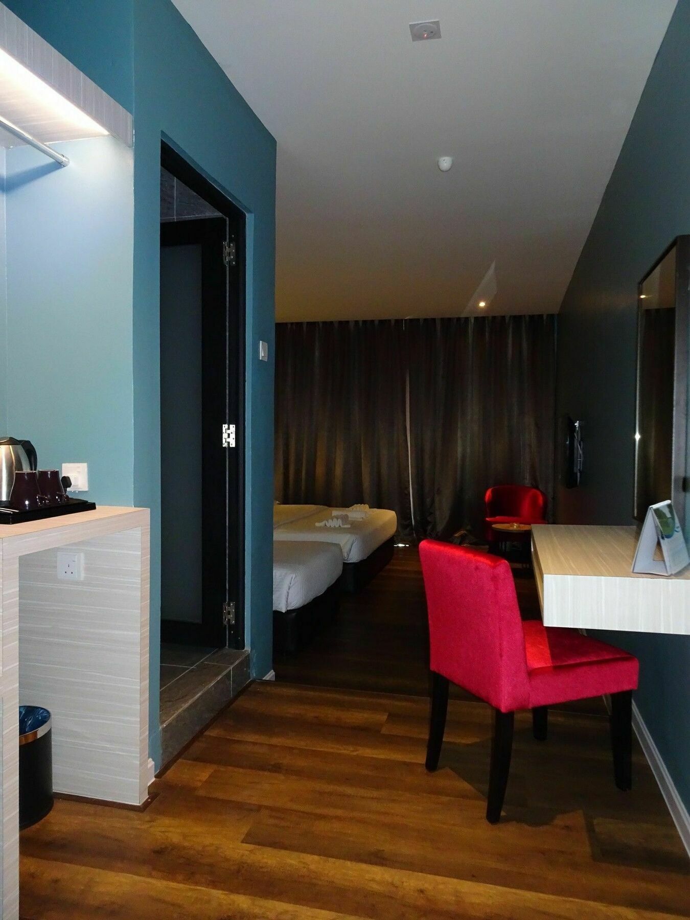 Bayfront Hotel Порт-Диксон Экстерьер фото