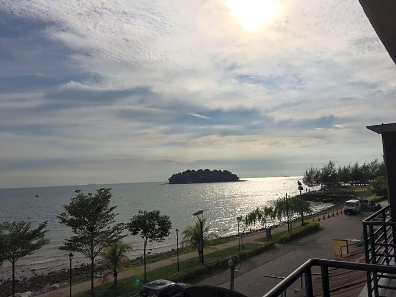 Bayfront Hotel Порт-Диксон Экстерьер фото